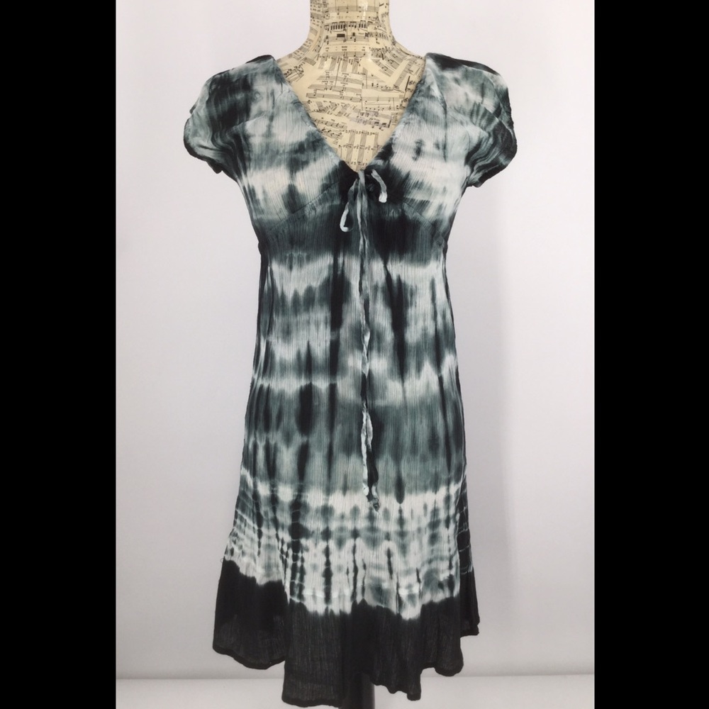 Ocean Breeze Girls L tie-dye green/ white dress